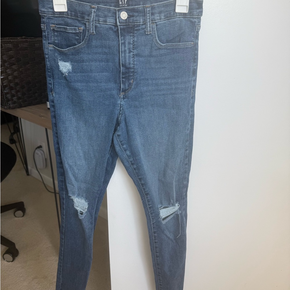 Size 8/29 Women's Distressed Blue Jeans - GAP Favorite Jeggings